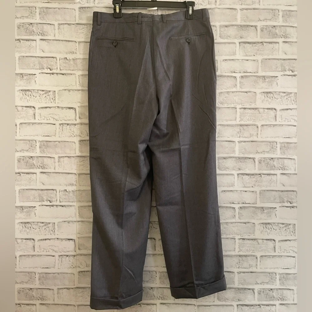 Men’s Burberry gray dress pants 100% virgin wool 34x30
